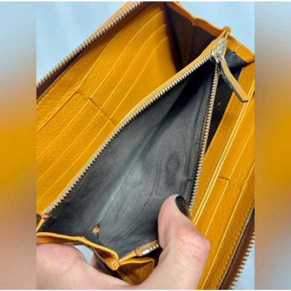 GUCCI | Large orange leather interlocking GG logo soho zip-around wallet - Picture 4 of 11